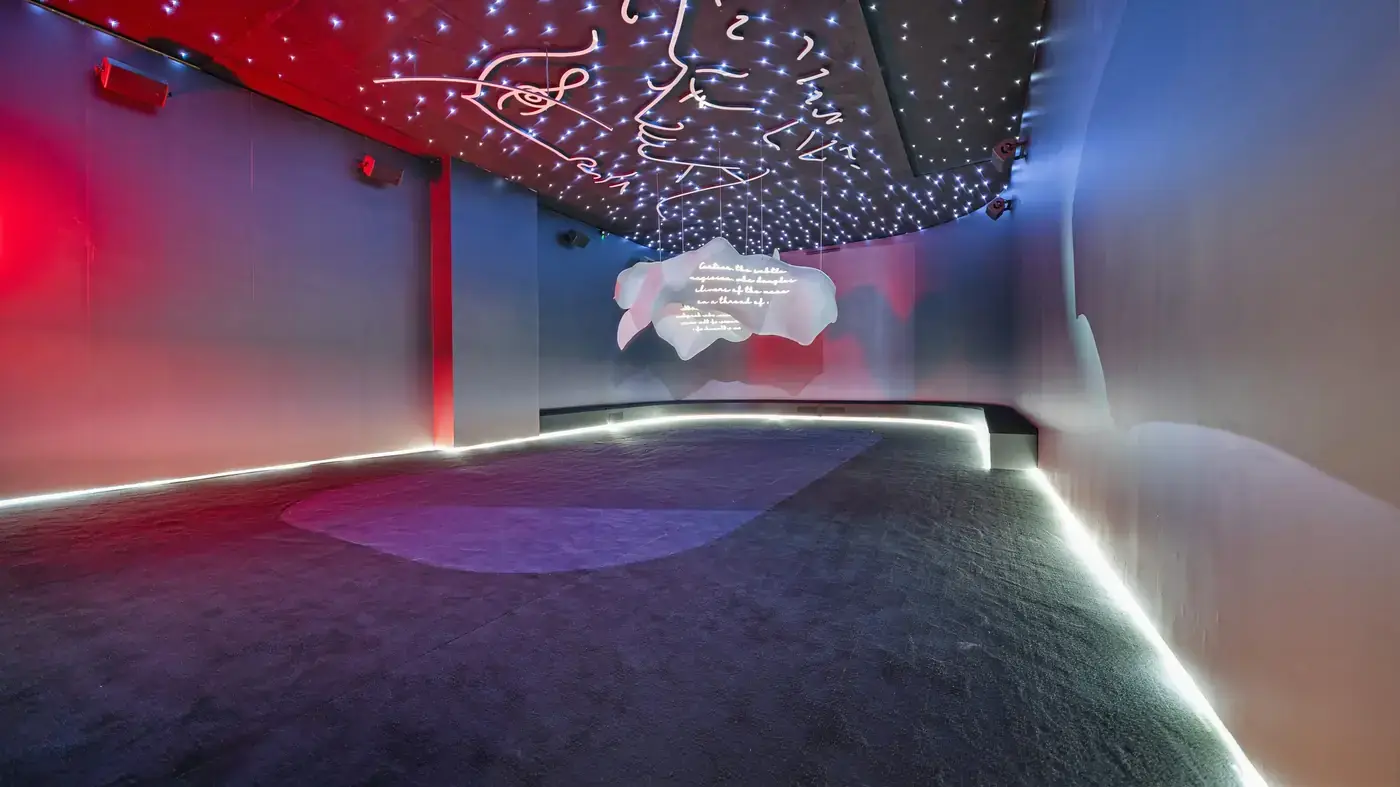 Starlit passage room